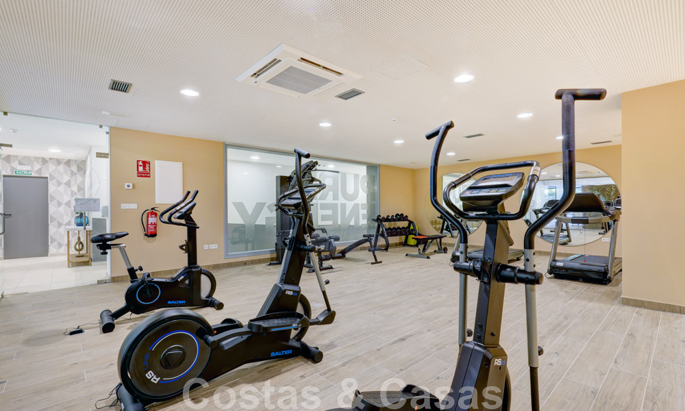 Appartement moderne de 3 chambres, prêt à être emménagé, à louer dans un complexe de golf sur le nouveau Golden Mile, entre Marbella et Estepona 45590