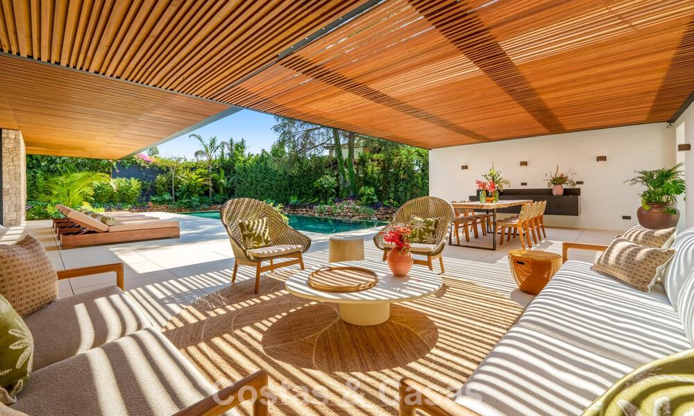Villa design d'avant-garde à vendre avec de nombreuses commodités de luxe à Nueva Andalucia, Marbella 786088