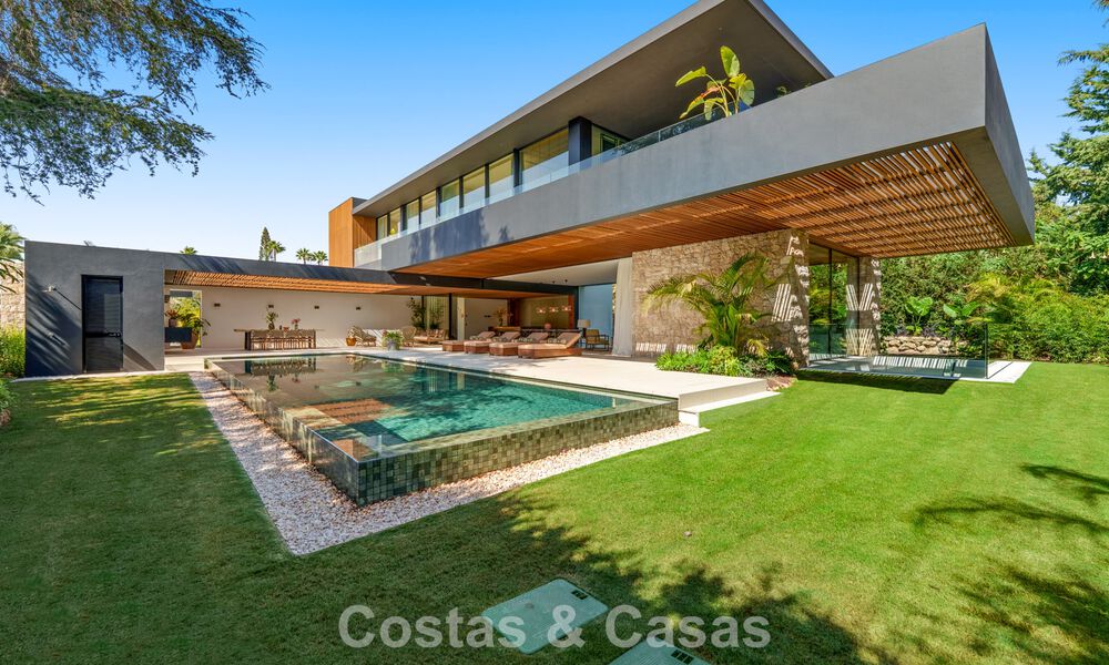 Villa design d'avant-garde à vendre avec de nombreuses commodités de luxe à Nueva Andalucia, Marbella 786093