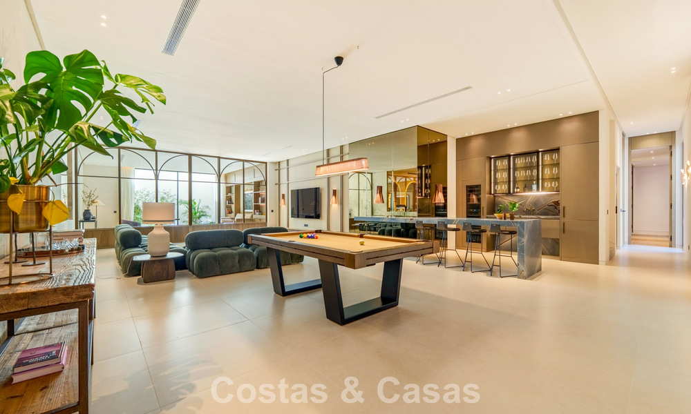 Villa design d'avant-garde à vendre avec de nombreuses commodités de luxe à Nueva Andalucia, Marbella 786100