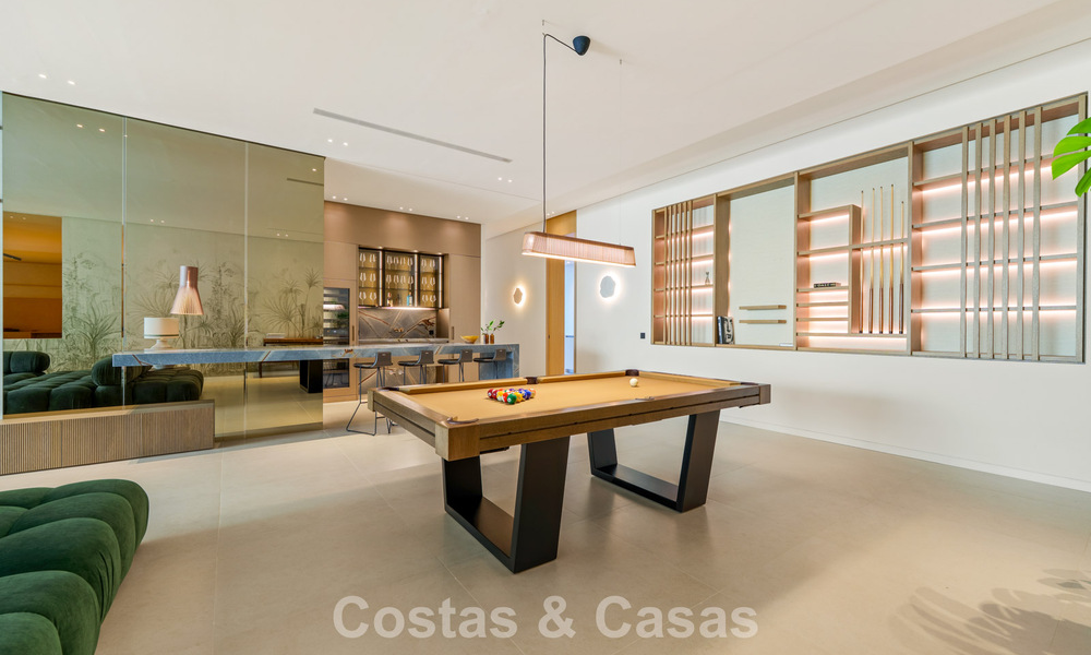 Villa design d'avant-garde à vendre avec de nombreuses commodités de luxe à Nueva Andalucia, Marbella 786101