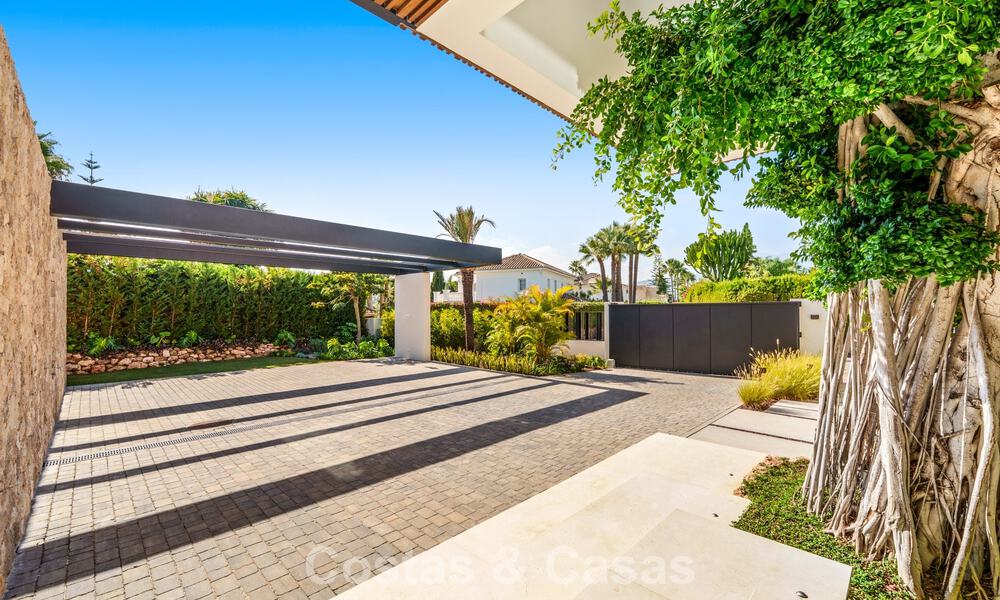Villa design d'avant-garde à vendre avec de nombreuses commodités de luxe à Nueva Andalucia, Marbella 786115