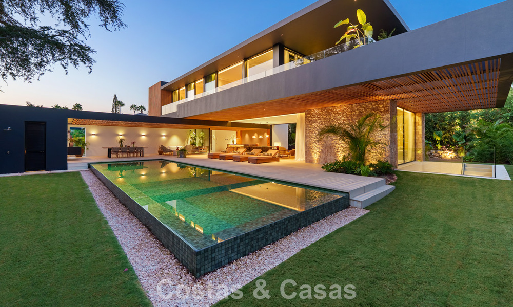 Villa design d'avant-garde à vendre avec de nombreuses commodités de luxe à Nueva Andalucia, Marbella 786130