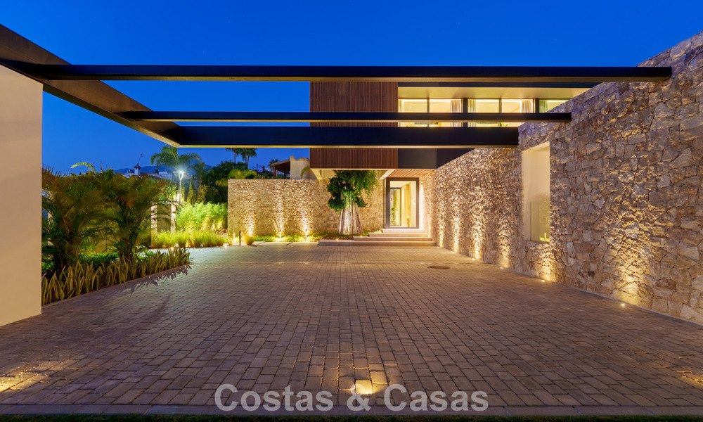 Villa design d'avant-garde à vendre avec de nombreuses commodités de luxe à Nueva Andalucia, Marbella 786132