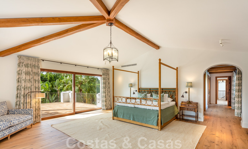 Villa de style boutique à vendre, à deux pas de la plage, sur la très convoitée Golden Mile de Marbella 45709