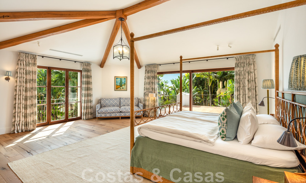 Villa de style boutique à vendre, à deux pas de la plage, sur la très convoitée Golden Mile de Marbella 45712