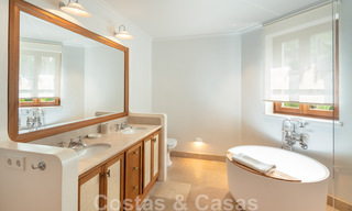 Villa de style boutique à vendre, à deux pas de la plage, sur la très convoitée Golden Mile de Marbella 45717 