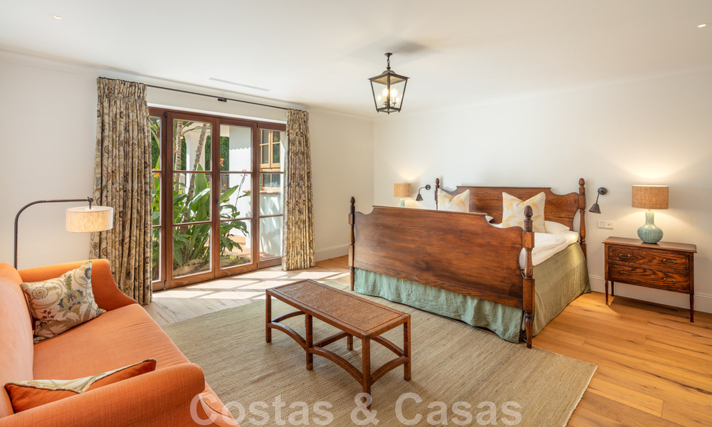 Villa de style boutique à vendre, à deux pas de la plage, sur la très convoitée Golden Mile de Marbella 45718