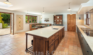 Villa de style boutique à vendre, à deux pas de la plage, sur la très convoitée Golden Mile de Marbella 45722 