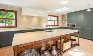 Villa de style boutique à vendre, à deux pas de la plage, sur la très convoitée Golden Mile de Marbella 45723 