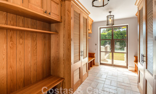 Villa de style boutique à vendre, à deux pas de la plage, sur la très convoitée Golden Mile de Marbella 45724 