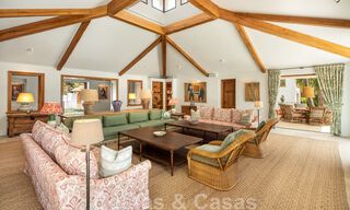 Villa de style boutique à vendre, à deux pas de la plage, sur la très convoitée Golden Mile de Marbella 45729 