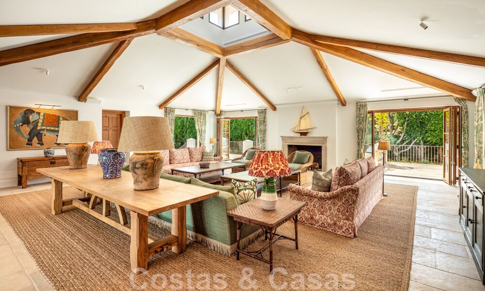 Villa de style boutique à vendre, à deux pas de la plage, sur la très convoitée Golden Mile de Marbella 45730