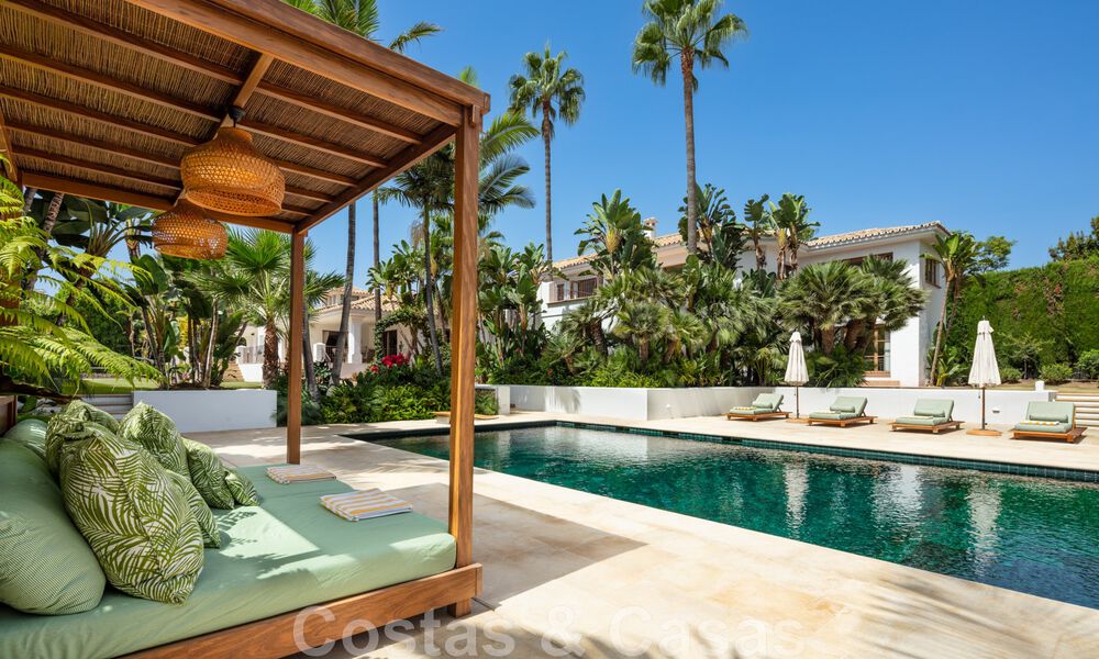 Villa de style boutique à vendre, à deux pas de la plage, sur la très convoitée Golden Mile de Marbella 45735