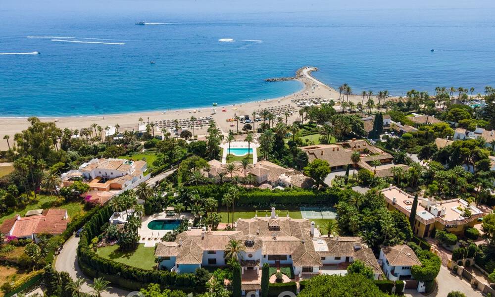 Villa de style boutique à vendre, à deux pas de la plage, sur la très convoitée Golden Mile de Marbella 45740