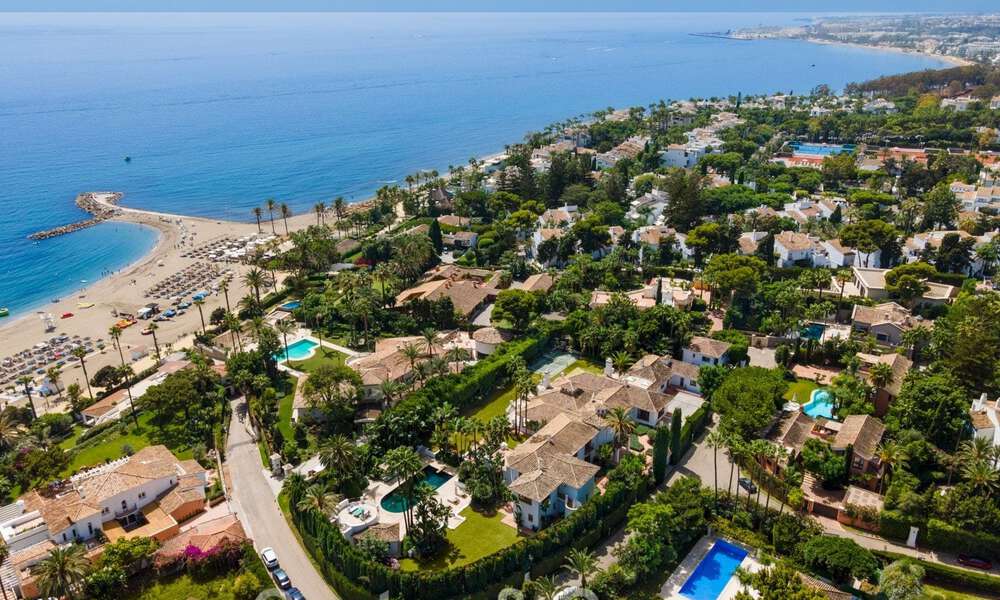 Villa de style boutique à vendre, à deux pas de la plage, sur la très convoitée Golden Mile de Marbella 45741
