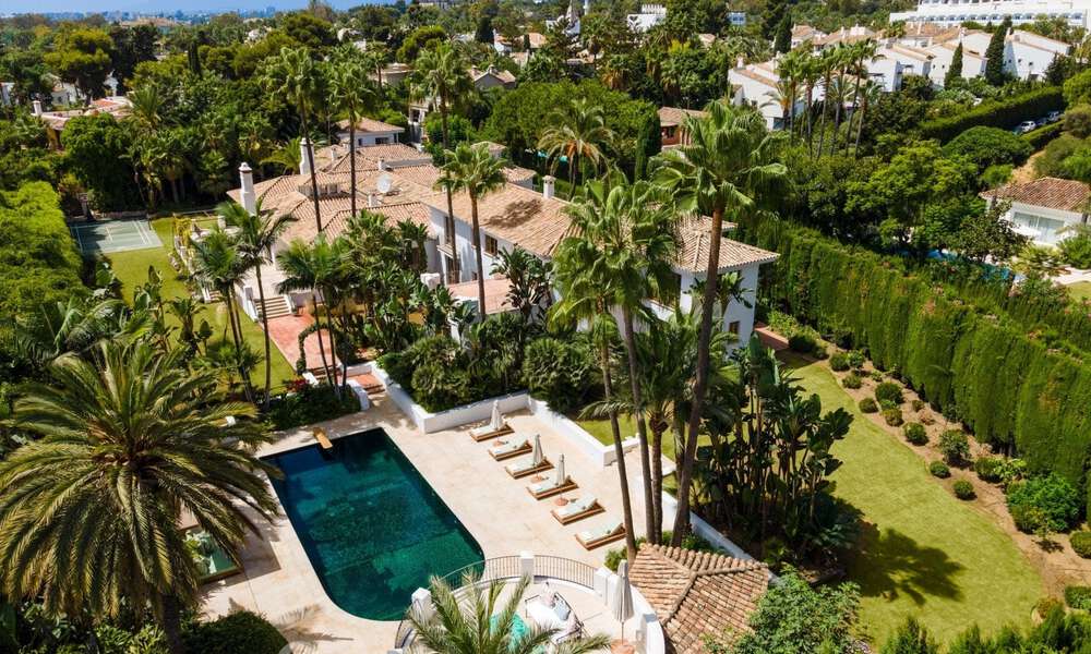 Villa de style boutique à vendre, à deux pas de la plage, sur la très convoitée Golden Mile de Marbella 45742