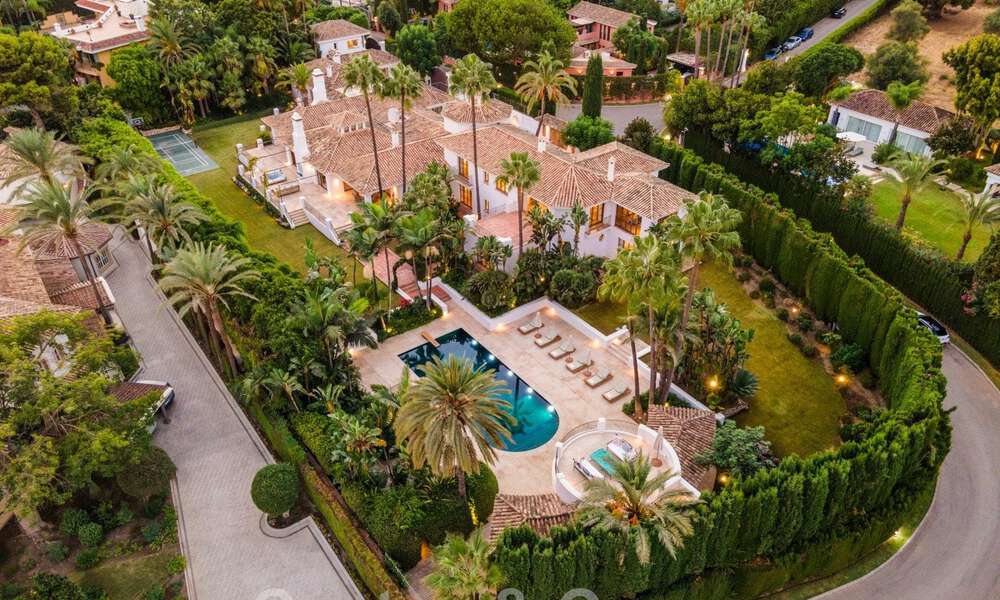 Villa de style boutique à vendre, à deux pas de la plage, sur la très convoitée Golden Mile de Marbella 45743