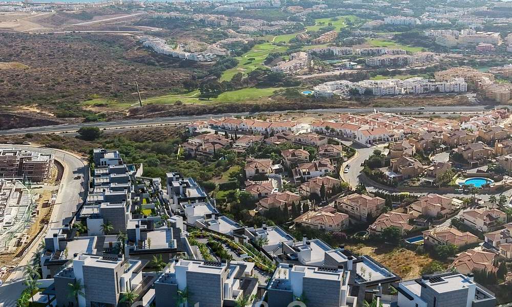 Villas élégantes et modernes de nouvelle construction à vendre avec vue panoramique à proximité du terrain de golf dans la vallée de Mijas, sur la Costa del Sol 49068