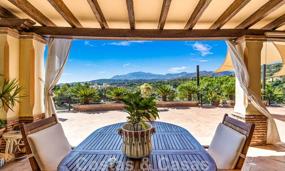 Formidable villa familiale méditerranéenne à vendre avec vue panoramique dans un resort de golf prestigieux à Benahavis - Marbella 45807