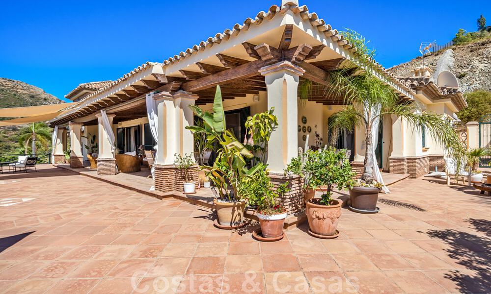 Formidable villa familiale méditerranéenne à vendre avec vue panoramique dans un resort de golf prestigieux à Benahavis - Marbella 45810