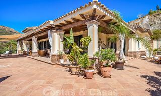 Formidable villa familiale méditerranéenne à vendre avec vue panoramique dans un resort de golf prestigieux à Benahavis - Marbella 45810 