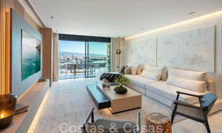 Appartement de luxe moderne et rénové à vendre, en première ligne de la marina emblématique de Puerto Banus, Marbella 46279 