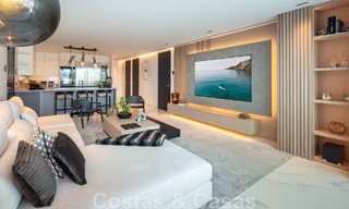 Appartement de luxe moderne et rénové à vendre, en première ligne de la marina emblématique de Puerto Banus, Marbella 46282 
