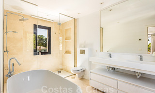 Vente d'une villa de luxe contemporaine prête à être emménagée, à distance de marche de Puerto Banus et de la plage de San Pedro, Marbella 46204 