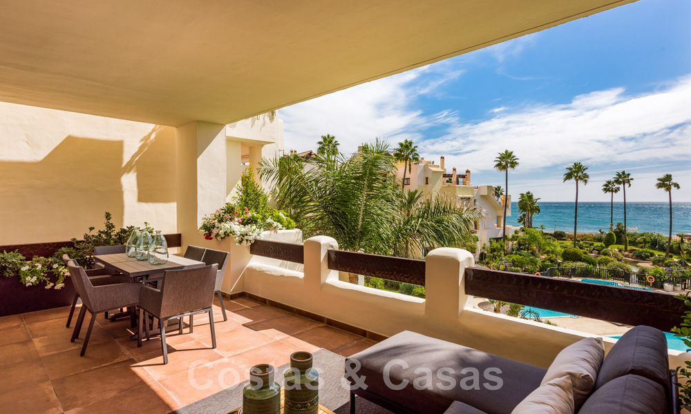 Appartement prêt à emménager, récemment rénové, à vendre dans un complexe de plage, avec vue sur la mer, sur le New Golden Mile, Estepona 46744
