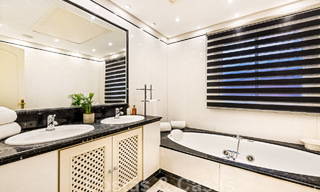 Spacieux duplex, appartement au rez-de-chaussée dans un complexe en bord de mer, à quelques minutes de marche de Puerto Banus, Marbella 46762 