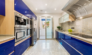 Spacieux duplex, appartement au rez-de-chaussée dans un complexe en bord de mer, à quelques minutes de marche de Puerto Banus, Marbella 46765 