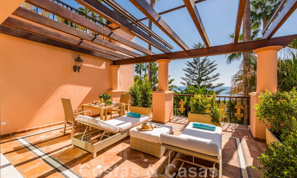 Spacieux duplex, appartement au rez-de-chaussée dans un complexe en bord de mer, à quelques minutes de marche de Puerto Banus, Marbella 46777