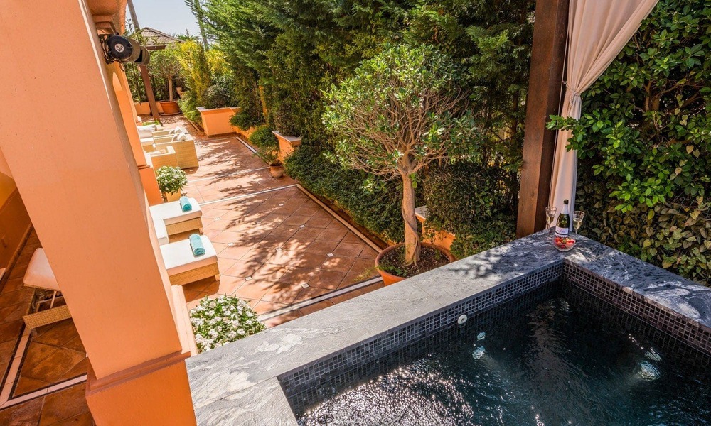 Spacieux duplex, appartement au rez-de-chaussée dans un complexe en bord de mer, à quelques minutes de marche de Puerto Banus, Marbella 46781