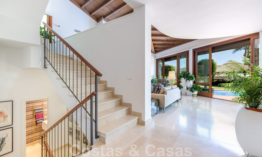 Villa de luxe méditerranéenne unique à vendre avec vue sur le terrain de golf dans un quartier résidentiel très convoité de La Quinta, Benahavis - Marbella 48449