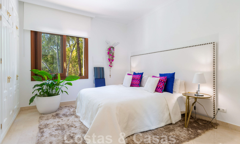 Villa de luxe méditerranéenne unique à vendre avec vue sur le terrain de golf dans un quartier résidentiel très convoité de La Quinta, Benahavis - Marbella 48457