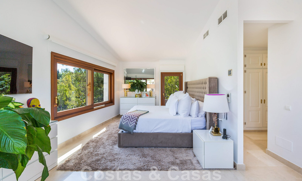 Villa de luxe méditerranéenne unique à vendre avec vue sur le terrain de golf dans un quartier résidentiel très convoité de La Quinta, Benahavis - Marbella 48468