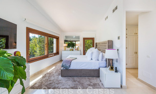 Villa de luxe méditerranéenne unique à vendre avec vue sur le terrain de golf dans un quartier résidentiel très convoité de La Quinta, Benahavis - Marbella 48468 
