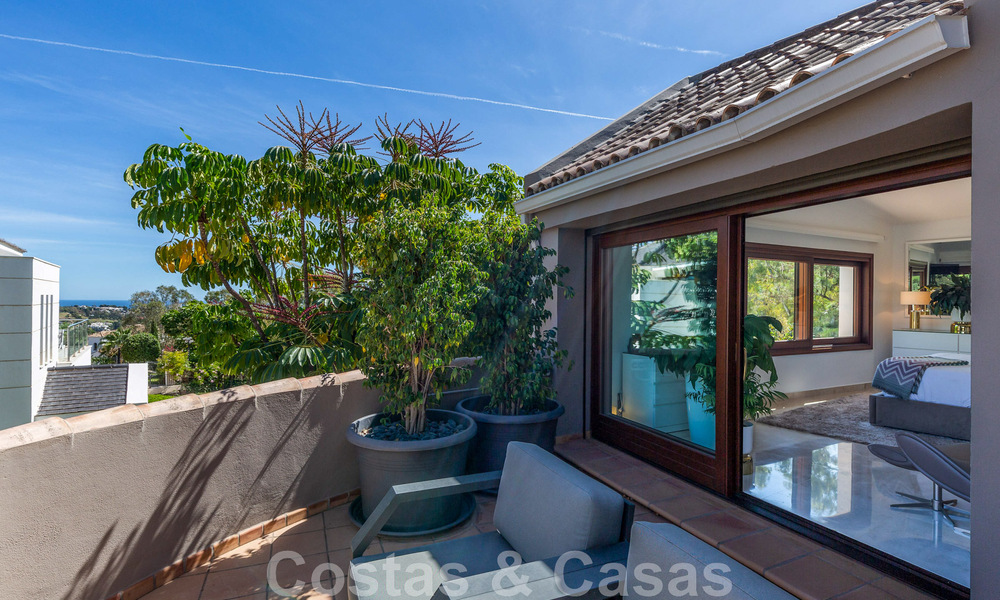 Villa de luxe méditerranéenne unique à vendre avec vue sur le terrain de golf dans un quartier résidentiel très convoité de La Quinta, Benahavis - Marbella 48473