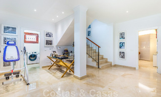 Villa de luxe méditerranéenne unique à vendre avec vue sur le terrain de golf dans un quartier résidentiel très convoité de La Quinta, Benahavis - Marbella 48480 