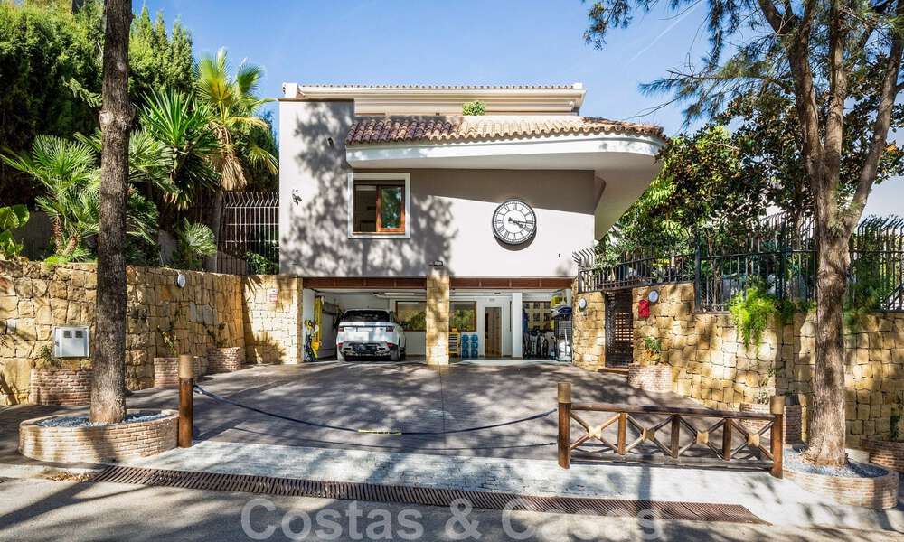 Villa de luxe méditerranéenne unique à vendre avec vue sur le terrain de golf dans un quartier résidentiel très convoité de La Quinta, Benahavis - Marbella 48486