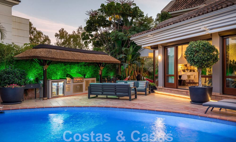 Villa de luxe méditerranéenne unique à vendre avec vue sur le terrain de golf dans un quartier résidentiel très convoité de La Quinta, Benahavis - Marbella 48496