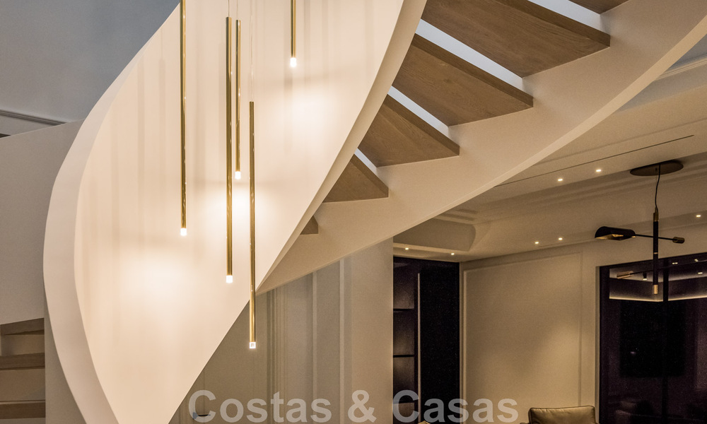 Vente d'une villa de luxe entourée de terrains de golf dans la vallée de Nueva Andalucia, Marbella 48800