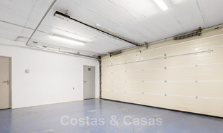 Villa moderne prête à être emménagée, à vendre avec vue sur la mer, dans un quartier de villas à la frontière de Mijas et de Marbella 46112 