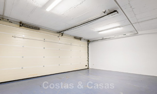 Villa moderne prête à être emménagée, à vendre avec vue sur la mer, dans un quartier de villas à la frontière de Mijas et de Marbella 46113 