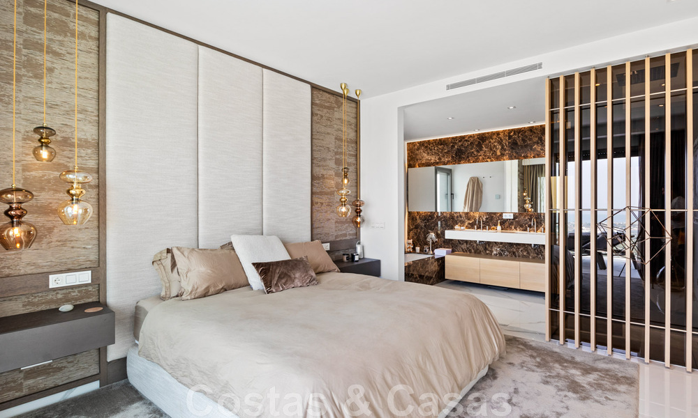 Appartement contemporain de 3 chambres à coucher, prêt à être emménagé, à vendre avec une vue imprenable sur la mer dans les collines de Benahavis - Marbella 46122
