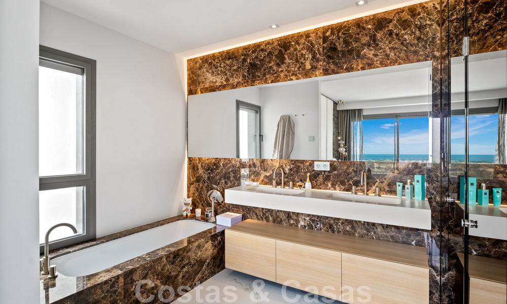 Appartement contemporain de 3 chambres à coucher, prêt à être emménagé, à vendre avec une vue imprenable sur la mer dans les collines de Benahavis - Marbella 46124