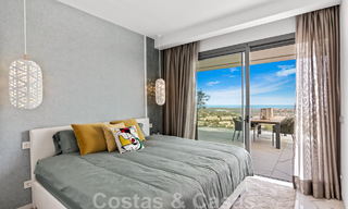 Appartement contemporain de 3 chambres à coucher, prêt à être emménagé, à vendre avec une vue imprenable sur la mer dans les collines de Benahavis - Marbella 46125 