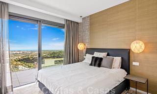 Appartement contemporain de 3 chambres à coucher, prêt à être emménagé, à vendre avec une vue imprenable sur la mer dans les collines de Benahavis - Marbella 46126 