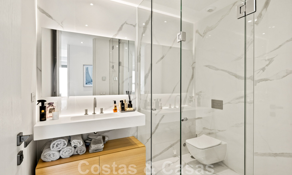 Appartement contemporain de 3 chambres à coucher, prêt à être emménagé, à vendre avec une vue imprenable sur la mer dans les collines de Benahavis - Marbella 46127